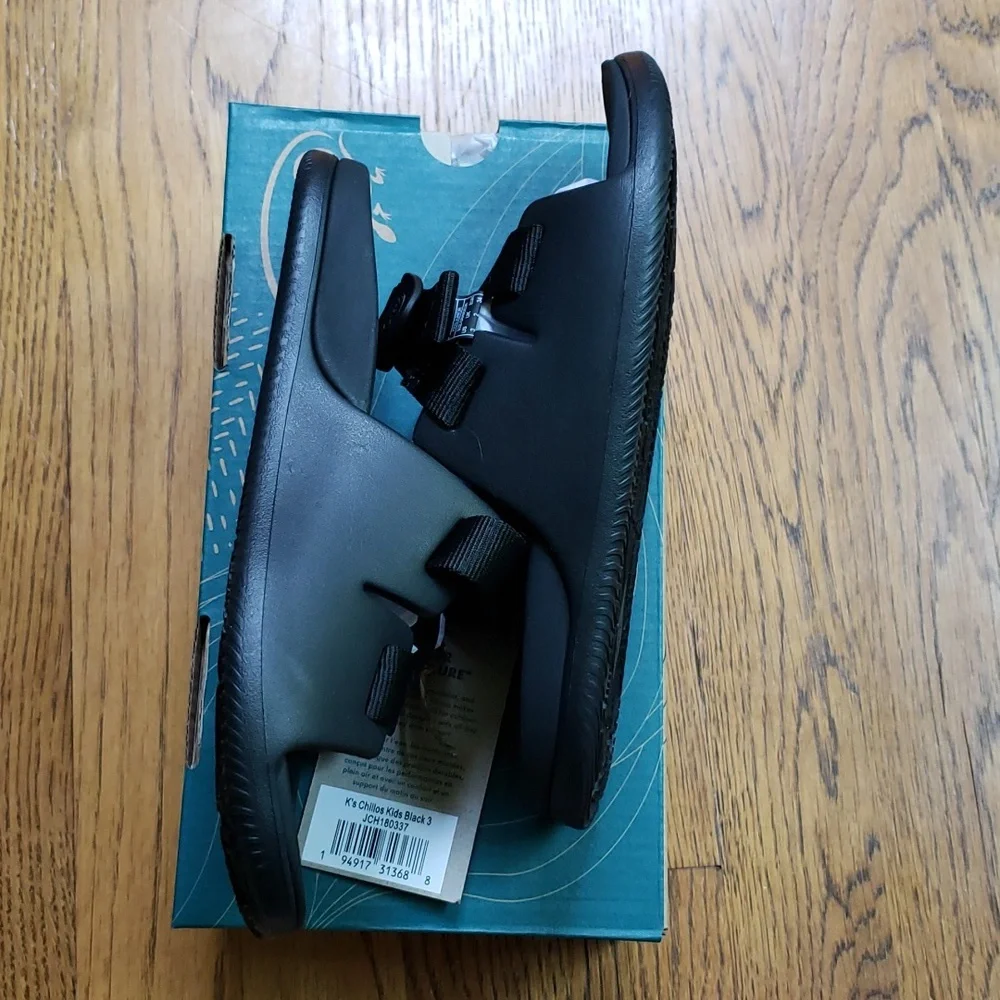 NIB Chaco Chillos Slide Sandal In Black Kids Size 3